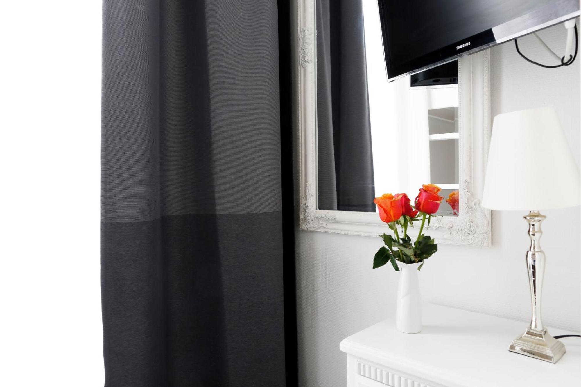 Nieb By Rockchair Apartments L Superhost Status L 3 Bedrooms Boxspringbeds 3 Bathrooms In Center "Kurfuerstendamm" - Cozy Family & Business Flair Welcomes You! Берлін Екстер'єр фото